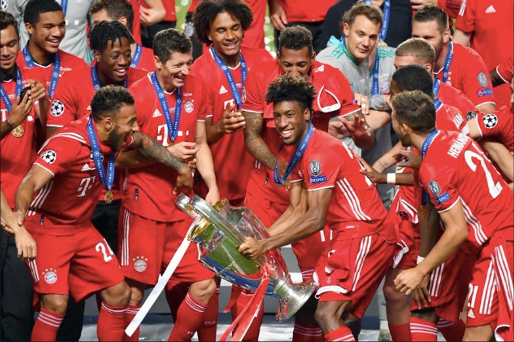 Bayern lifting Champions League trophy